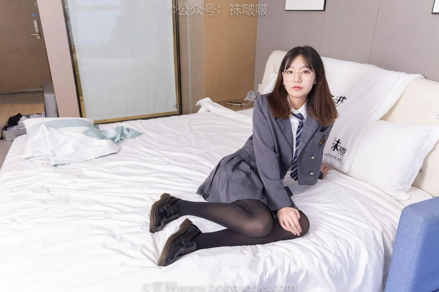 [BoBoSocks袜啵啵]NO.060 小甜豆-JK制服、皮鞋、厚黑丝 [131P]插图2